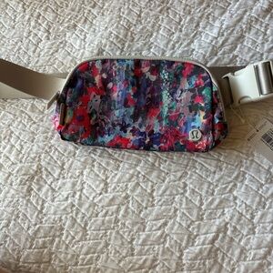 Lululemon everywhere belt bag.